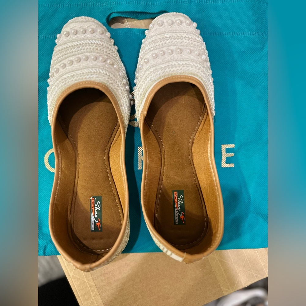 Handmade Pearl White Leather and Beaded Women's Flat Shoes - US 9